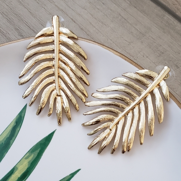 NEW Gold Palm Leaf Earrings - Picture 2 of 4